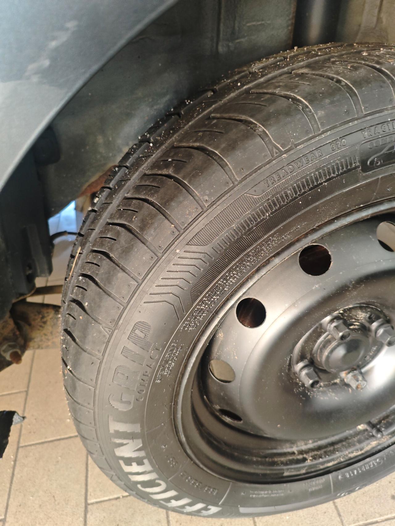 Dacia Logan Sandero 1.4 mpi