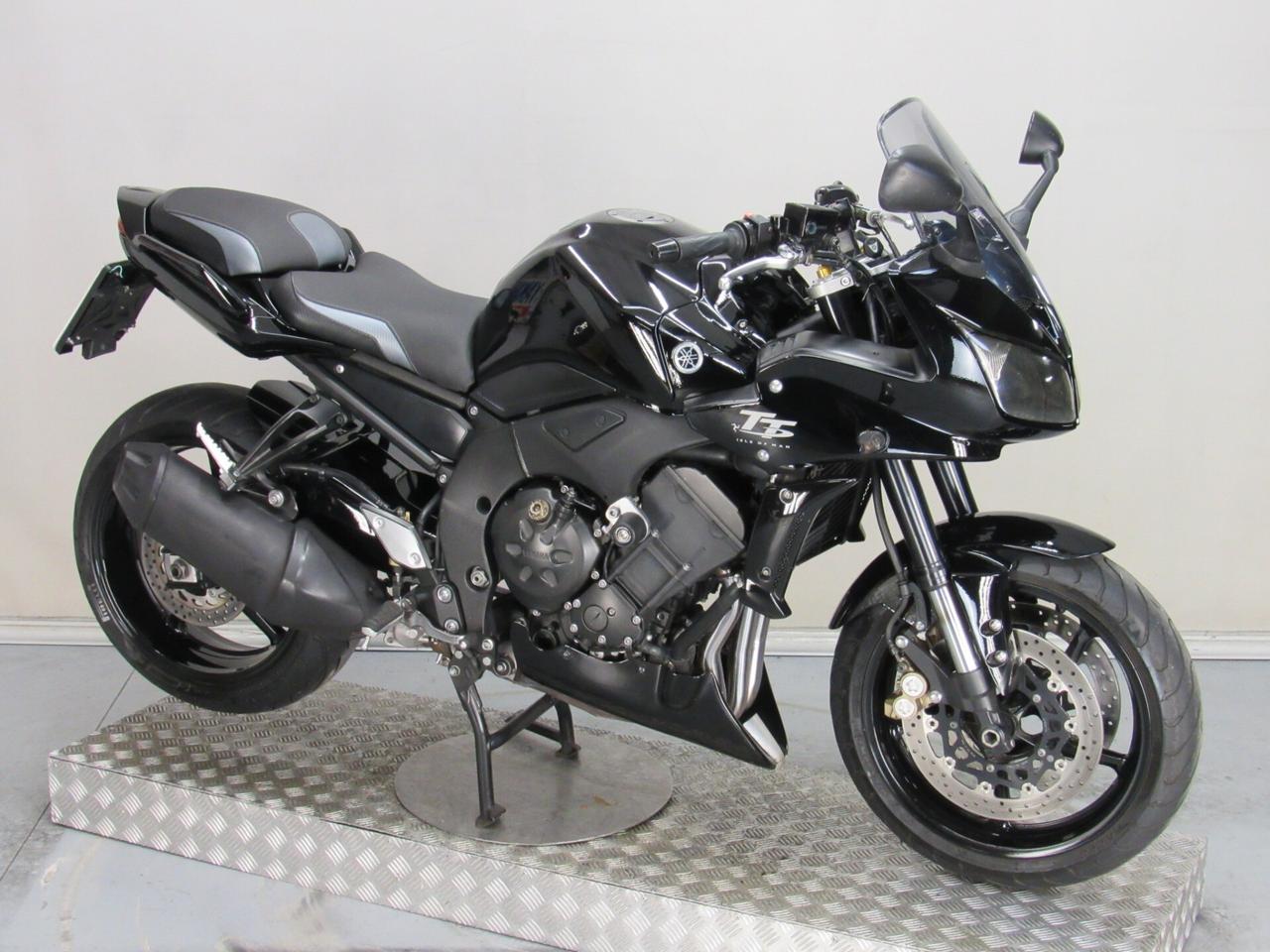 Yamaha FZ1 Fazer TOTAL BLACK