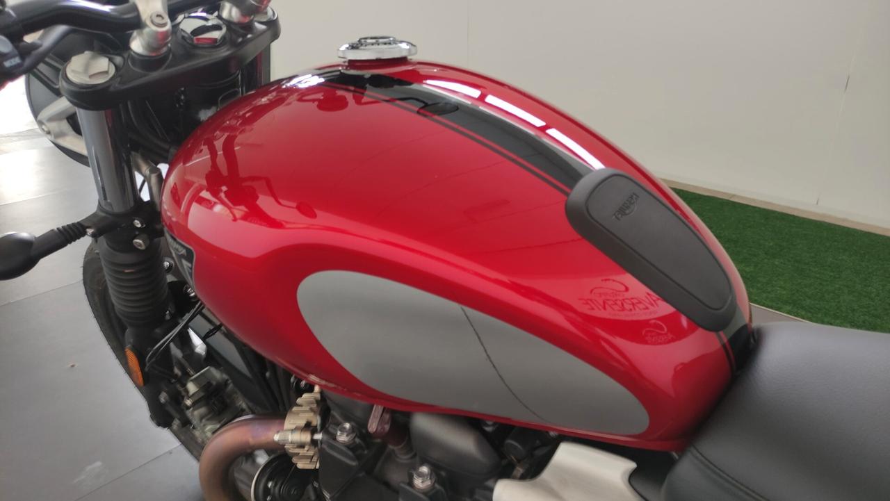 Triumph Speed Twin 900 CHROME EDITION