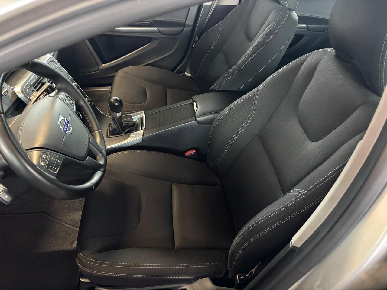 Volvo V60 1.6 84kw 115cv Momentum NEOPATENTATO