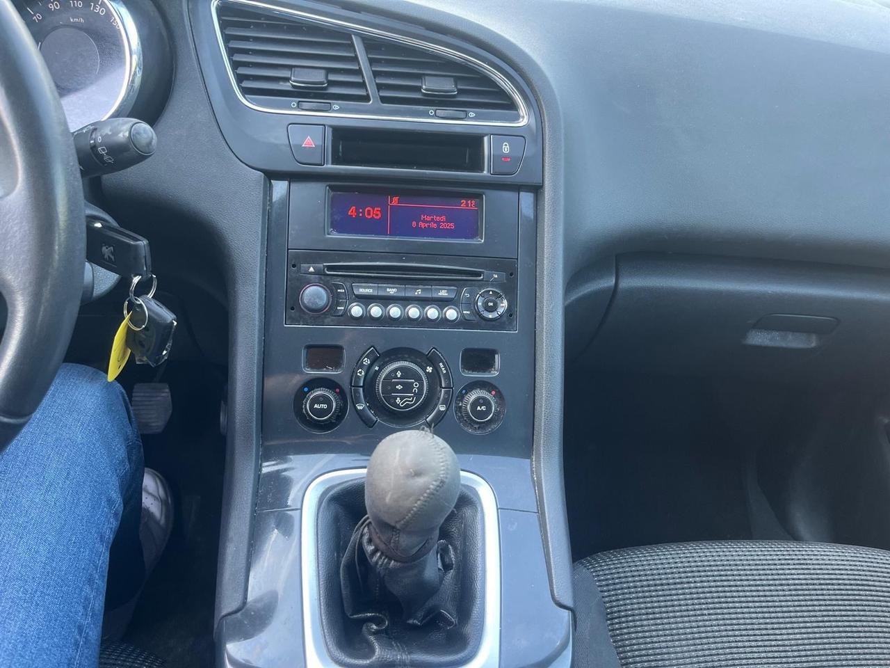 Peugeot 5008 1.6 HDi 115CV Business 7 POSTI