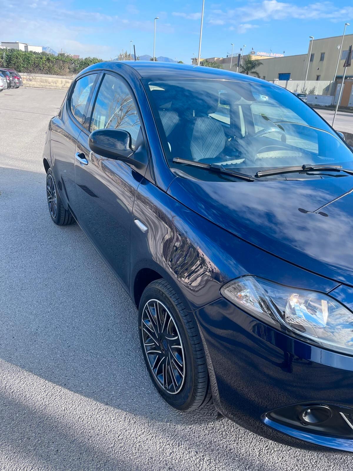 Lancia Ypsilon 1.2 69 CV 5 porte GPL Ecochic Gold