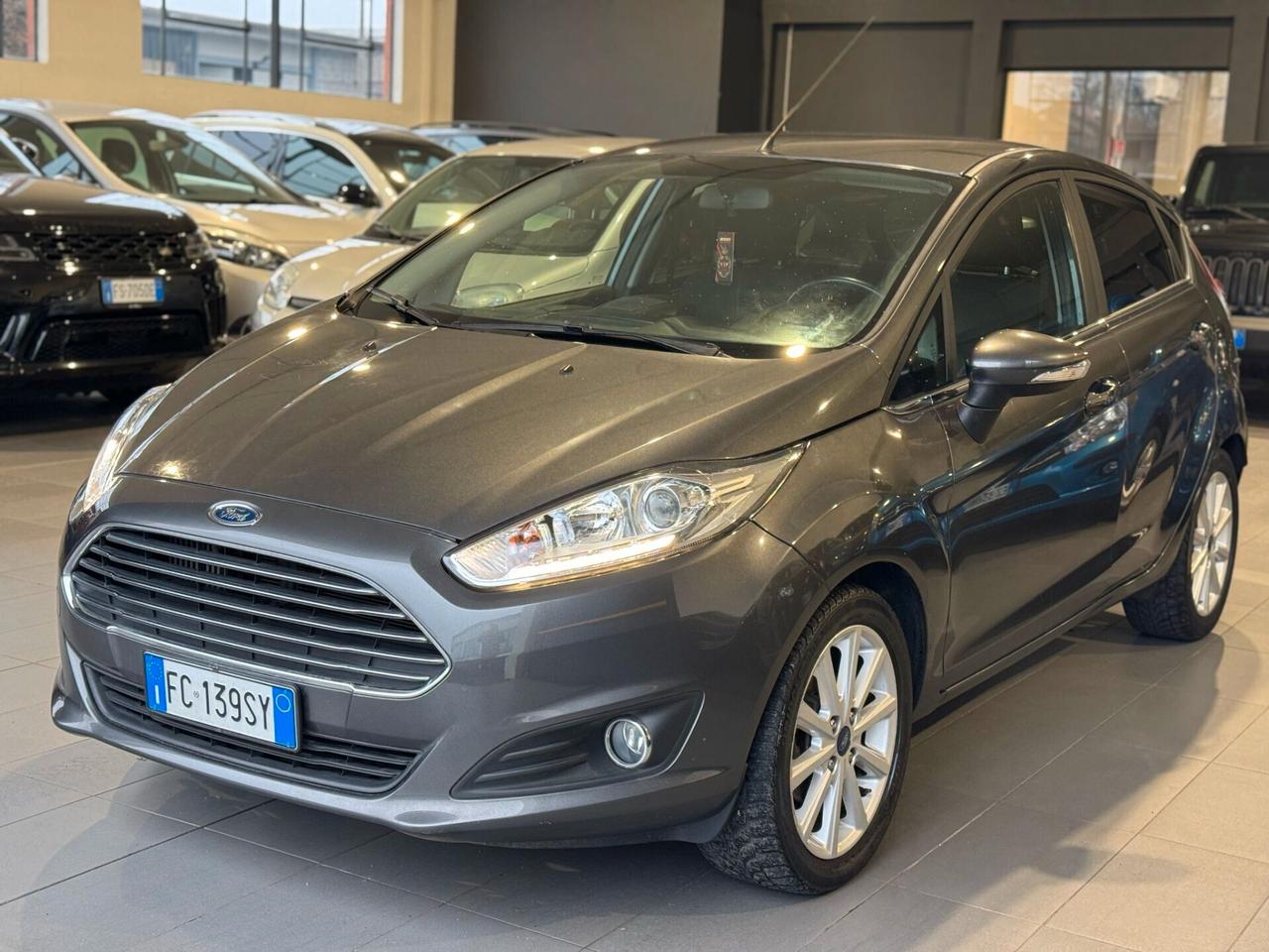 Ford Fiesta 1.0 EcoBoost 100CV 5 porte Black & White Edition ADATTA PER NEOPATENTATI