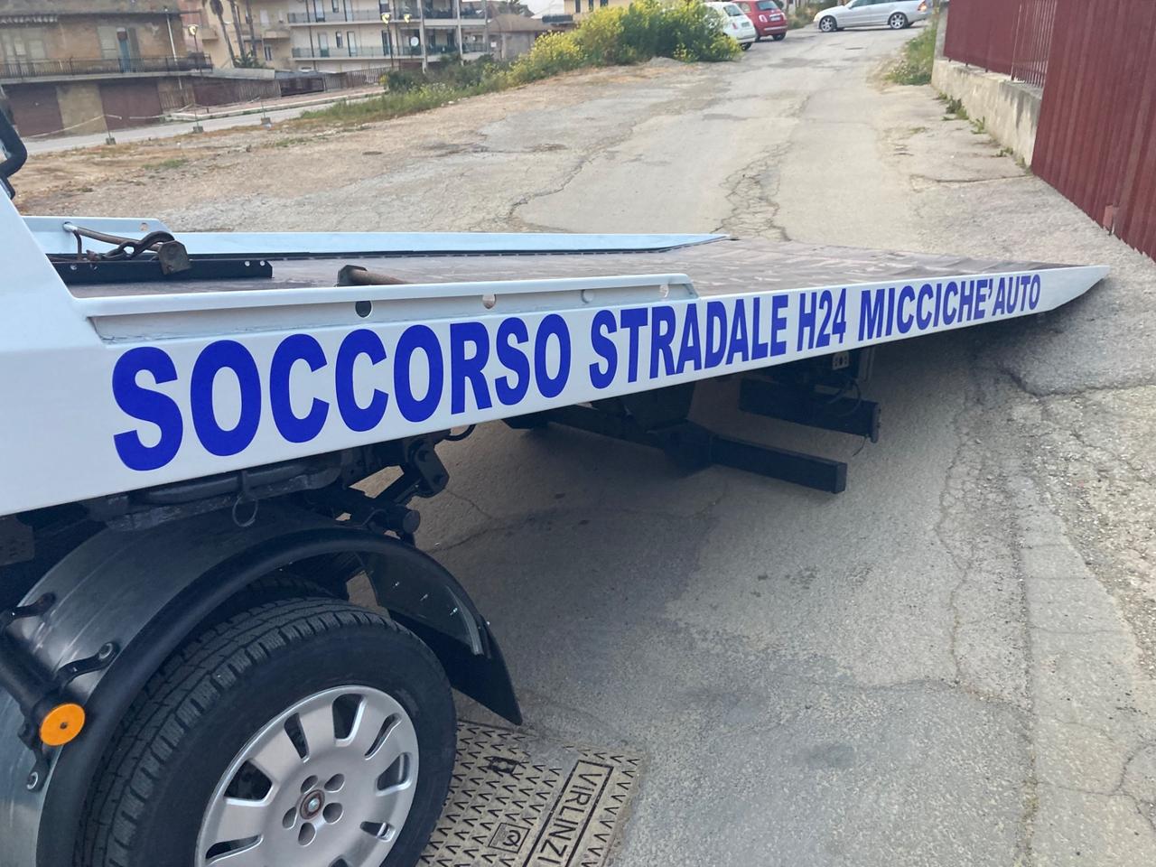 IVECO DAILY 35C18 SCARRABILE PATENTE B CARROATTREZZI