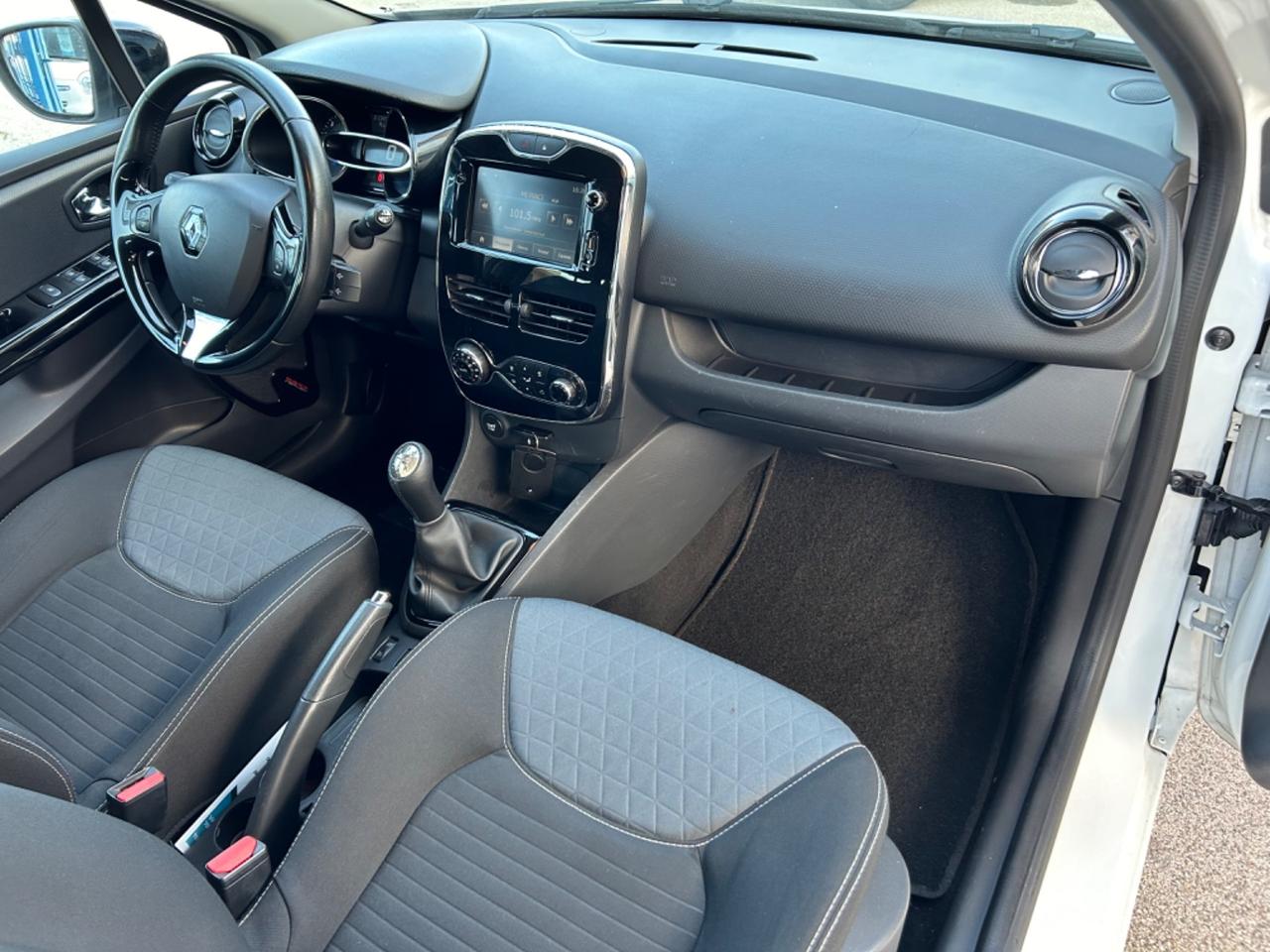 Renault Clio 1.5 dCi 8V 90CV 2014 navigatore