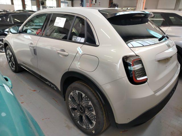 FIAT 600 Hybrid 110 CV DCT MHEV La Prima km0