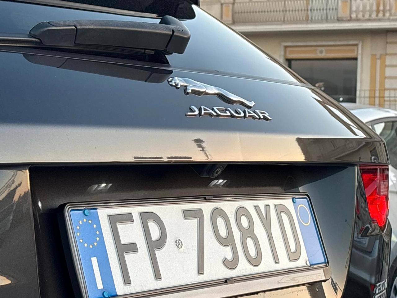 Jaguar F-Pace 2.0 D 180 CV aut. R-Sport