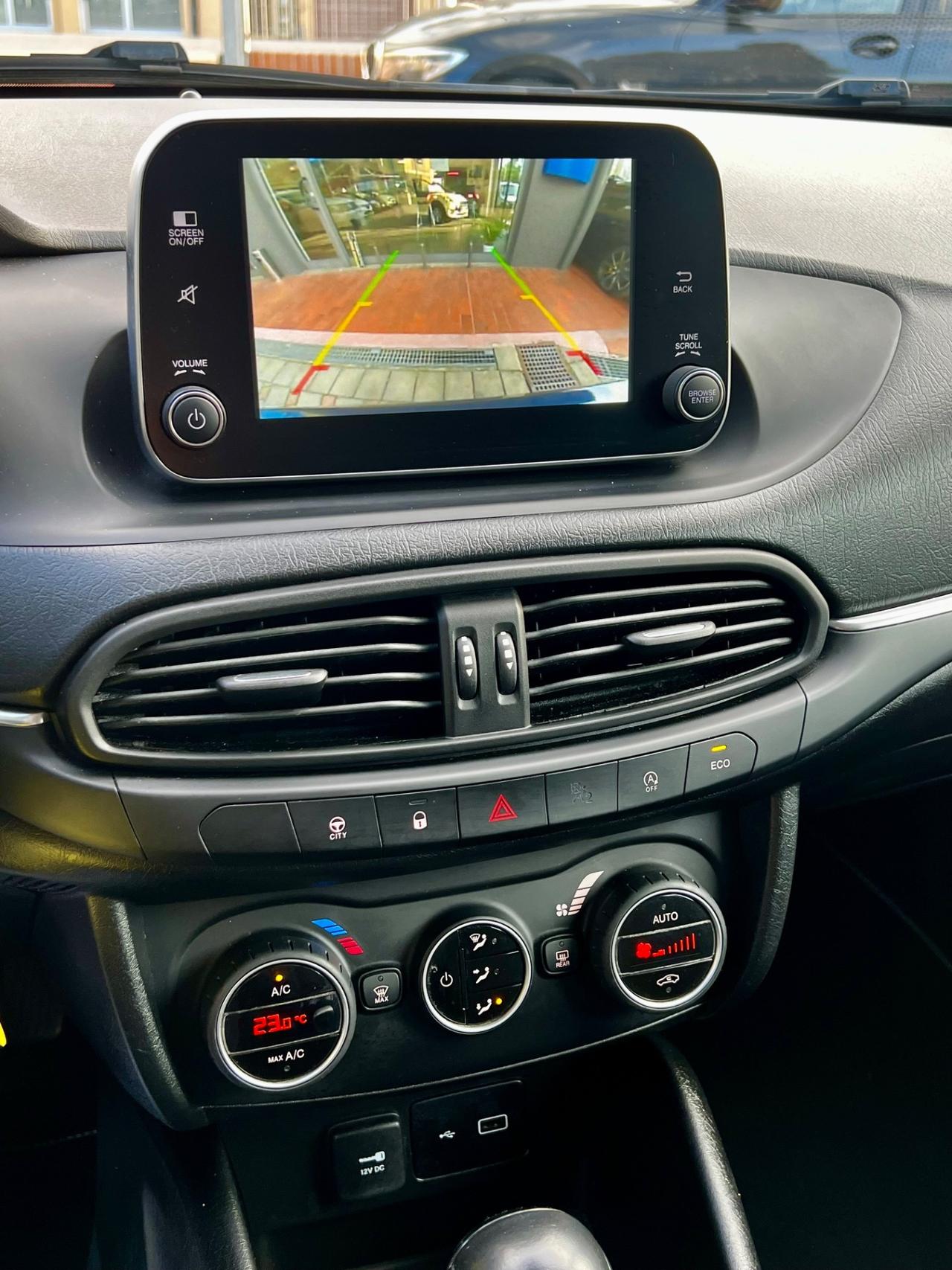 Fiat Tipo 1.6 Mjt S&S DCT SW Lounge