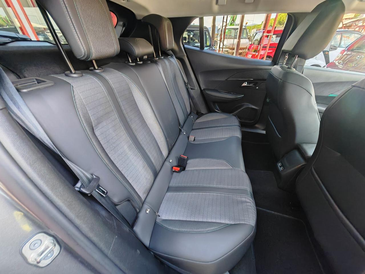 Peugeot 2008 1,5 diesel 12/2021 Cv110