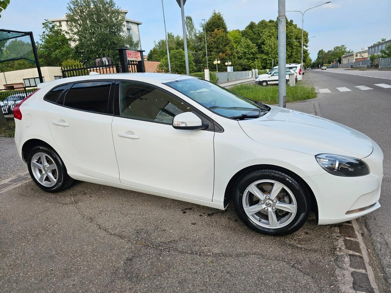 Volvo V40 2.0 D2 Kinetic*Clima*Cerchi*Euro6*Unipro*