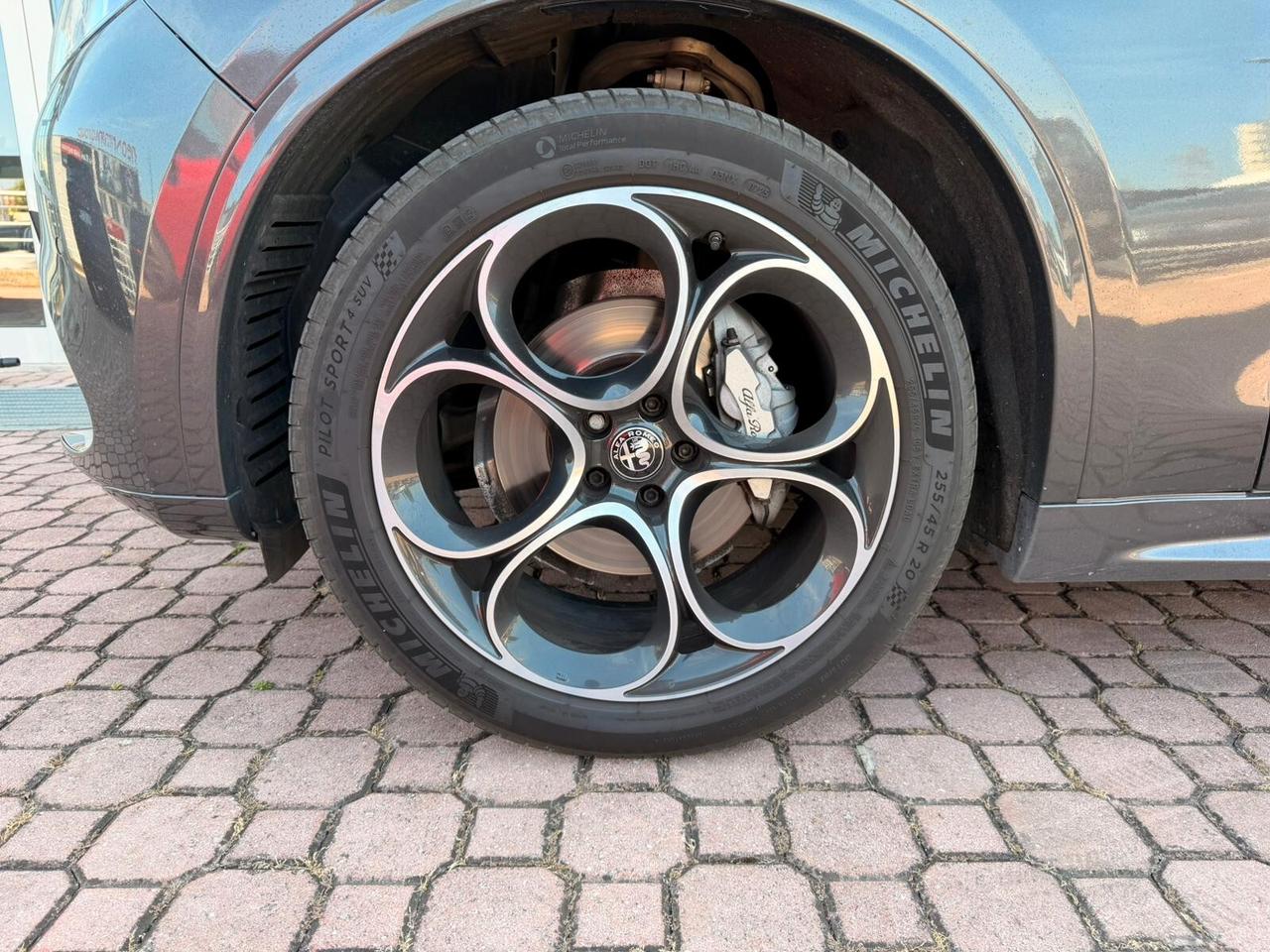 Alfa Romeo Stelvio 2.2 Turbodiesel 210 CV AT8 Q4 Ti ESTREMA