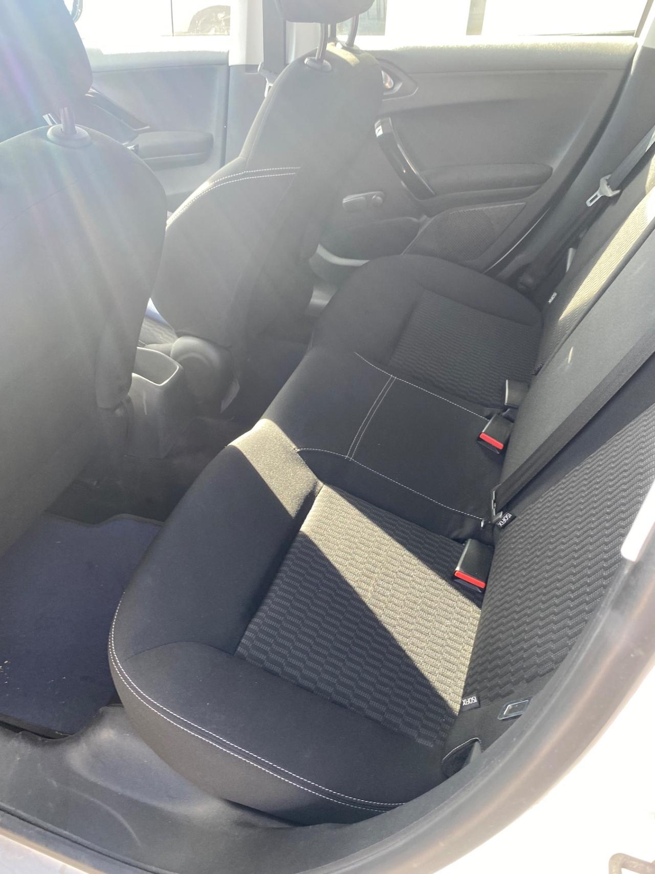 Peugeot 208 1.6 HDI 55kw NEOPATENTATI POCHI KM
