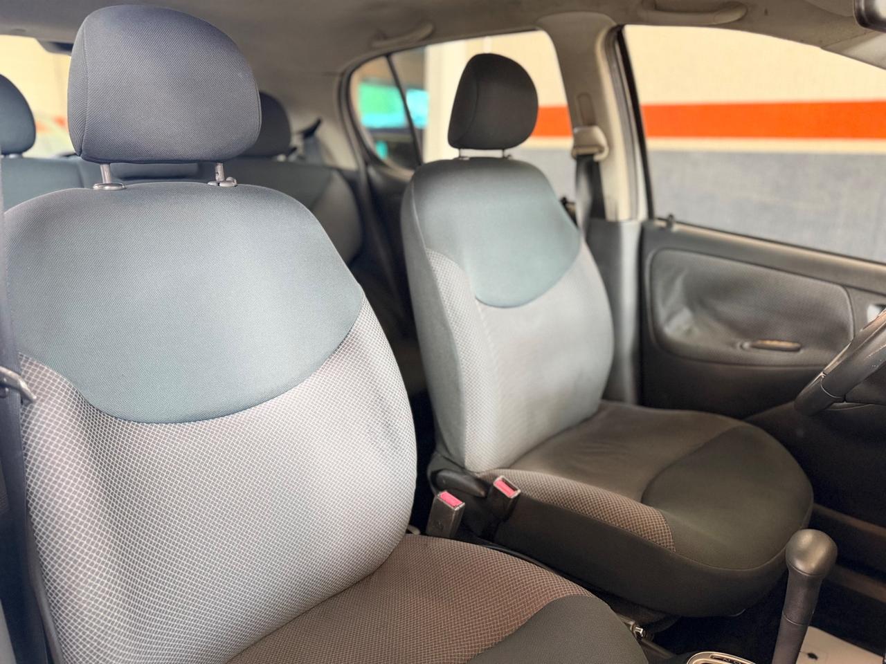 Toyota Yaris 1.3i 16V cat 5 porte Sol AUTOMATICO NEOPATENTATI