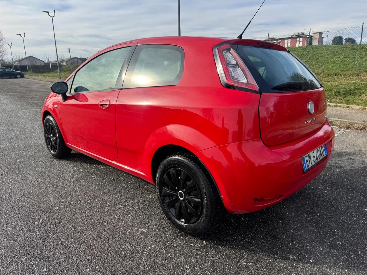 Fiat Punto bicolor idonea ai neopatentati