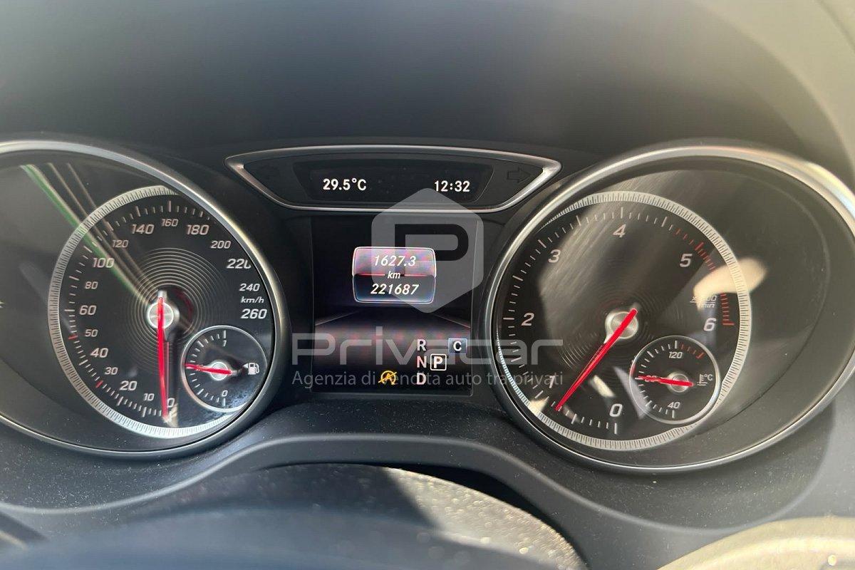 MERCEDES CLA 200 d Automatic Premium