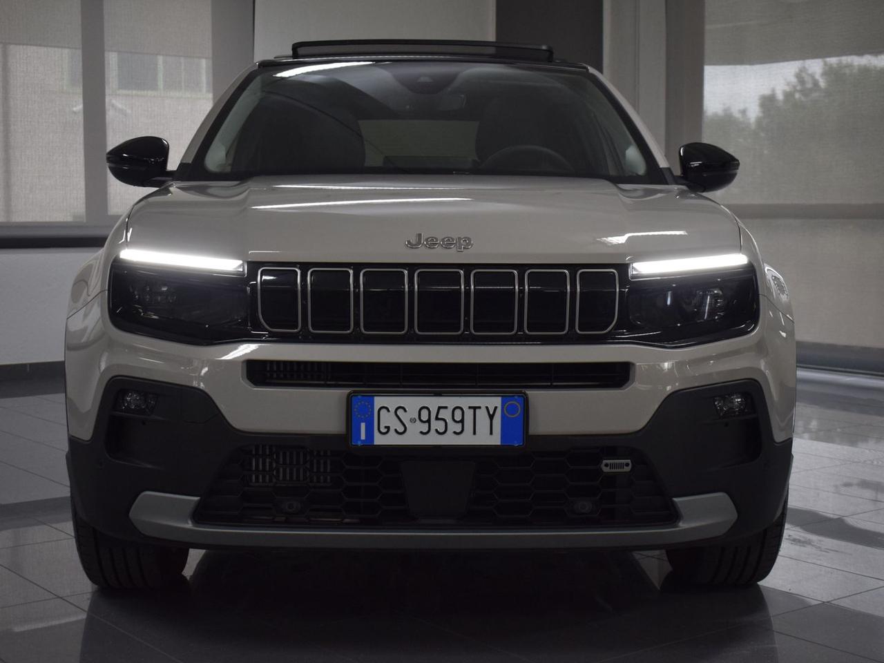 Jeep Avenger 1.2 e-HYBRID Summit