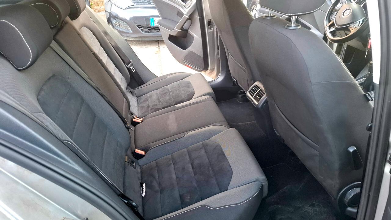 Volkswagen Golf 1.6 TDI 5p. Highline BlueMotion Technology