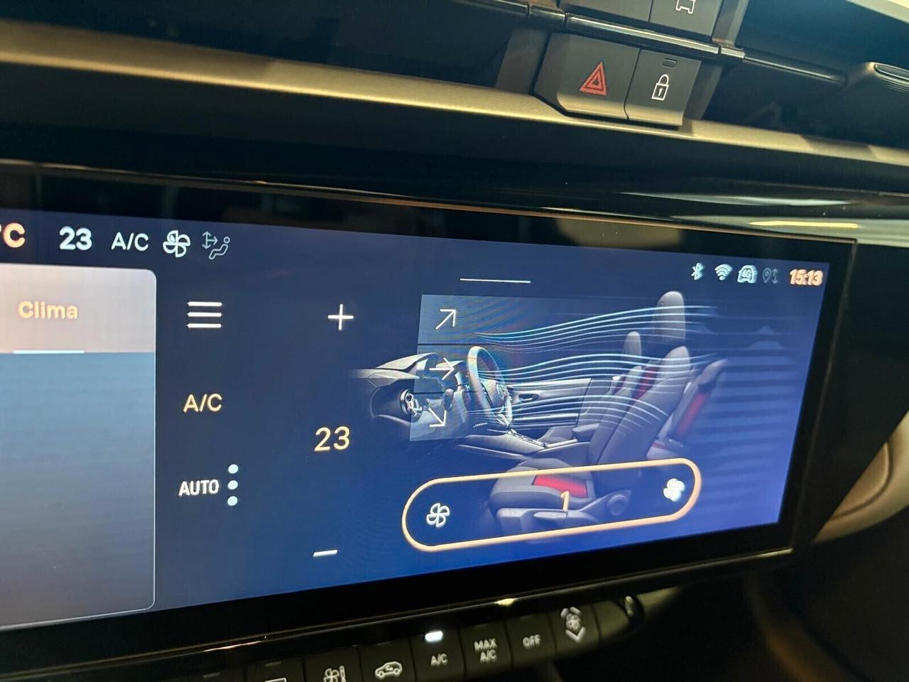 Alfa Romeo Junior Hybrid 145 eDCT6 SPOTICAR