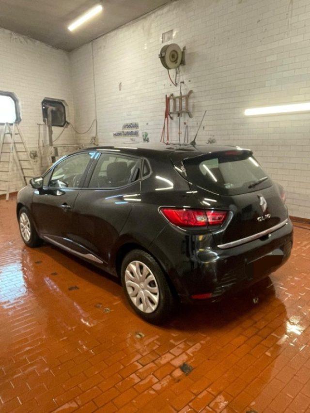 RENAULT Clio 1.2 75CV 5 porte Live