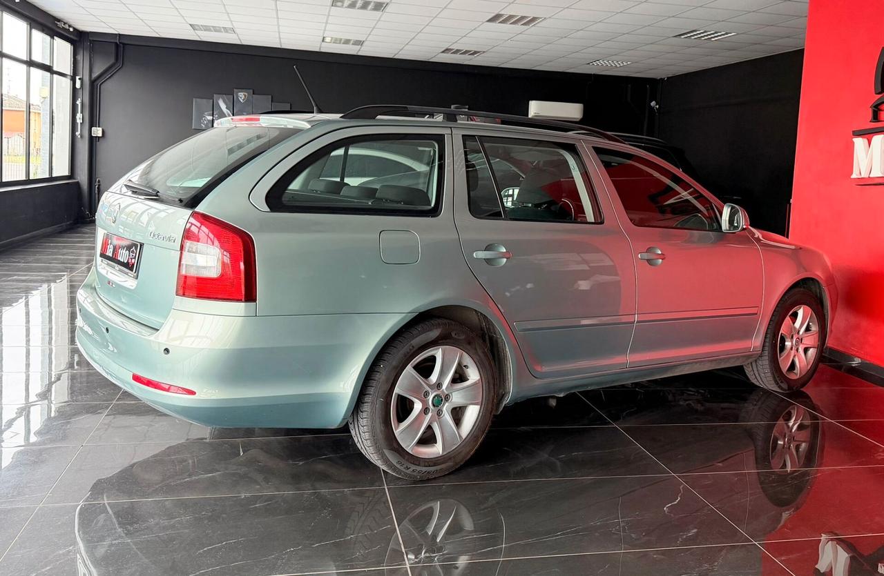 Skoda Octavia 2.0 TDI 140CV DSG 4x4 Wagon Style