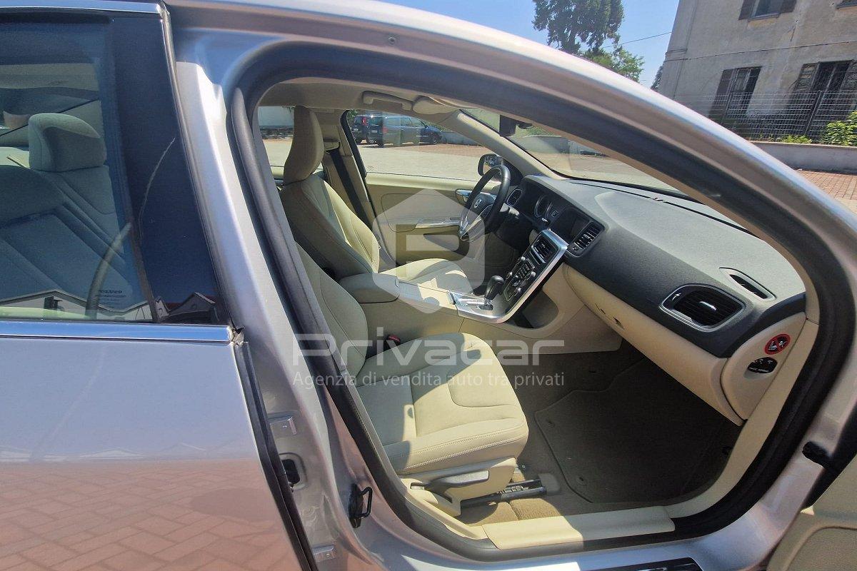 VOLVO S60 2.0 T Powershift Summum