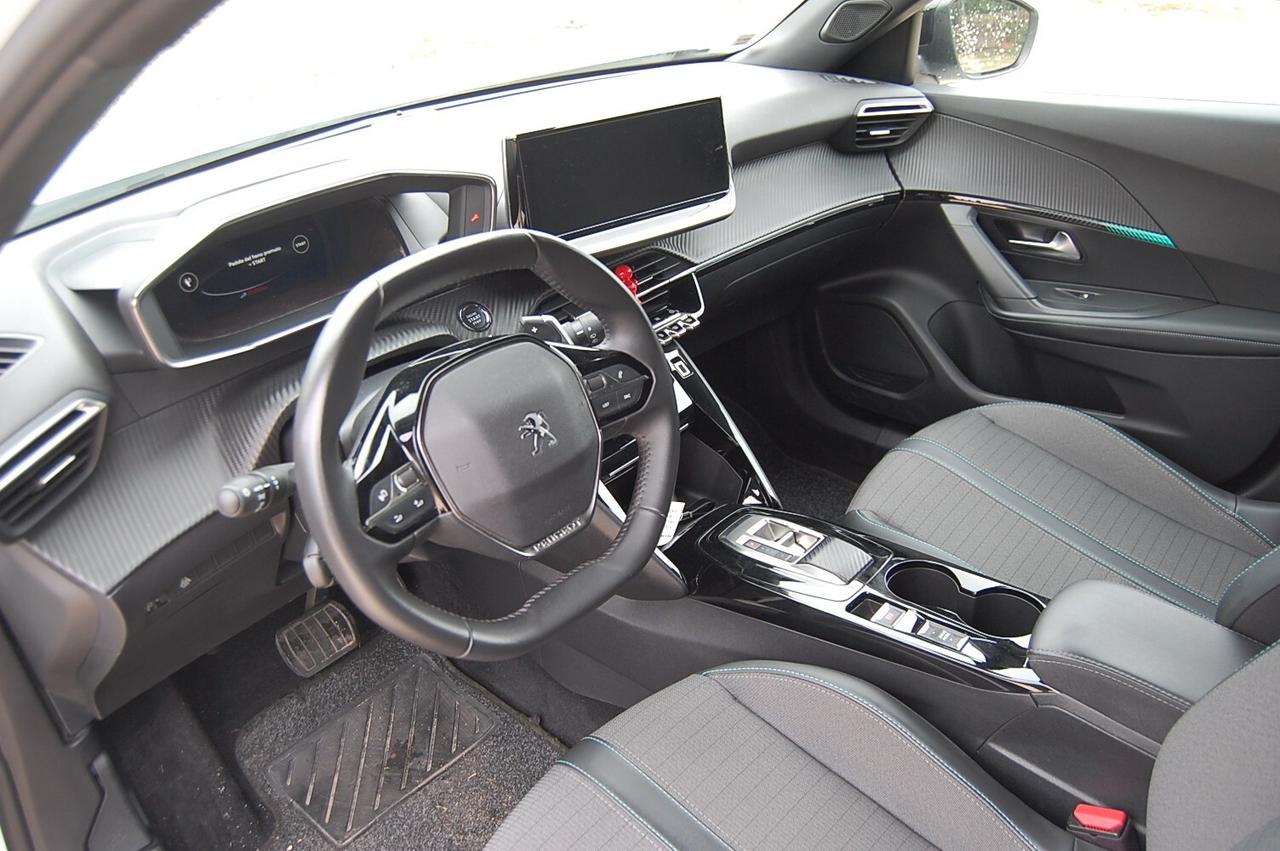 Peugeot 2008 BlueHDi 130 S&S EAT8 Allure
