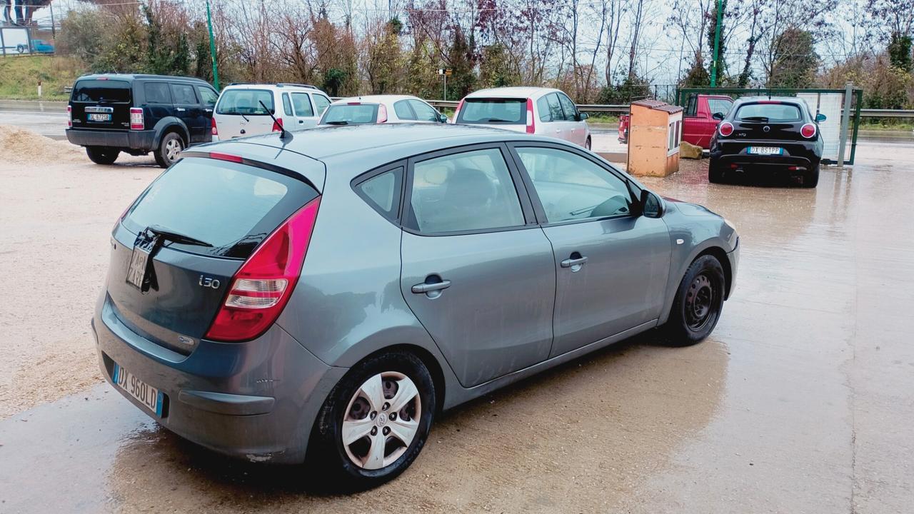 Hyundai i30 1.4 16V 109CV 5p. BlueDr. GPL Active