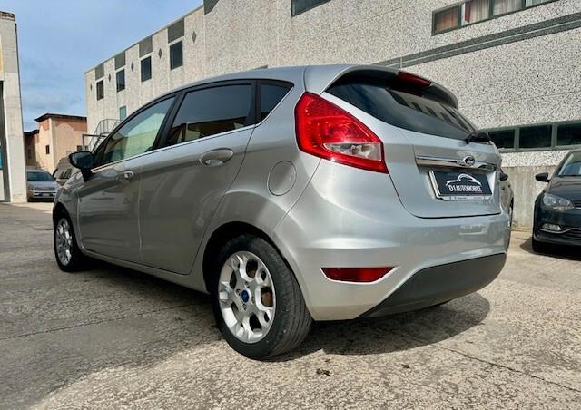 Ford Fiesta 1.4 TDCi 70CV 5 porte Titanium