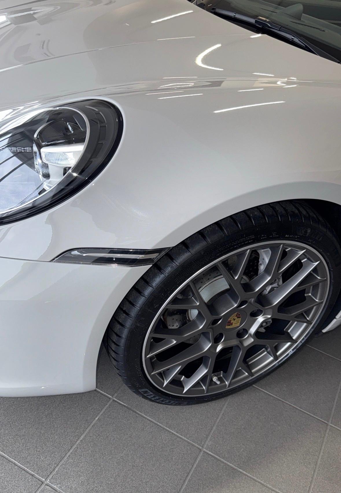 Porsche 911 Carrera Cabriolet