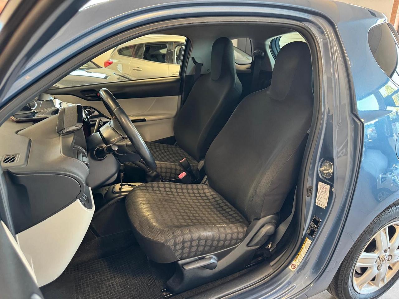 Toyota iQ 1.0 BENZ 68CV AUTOMATICA 2011