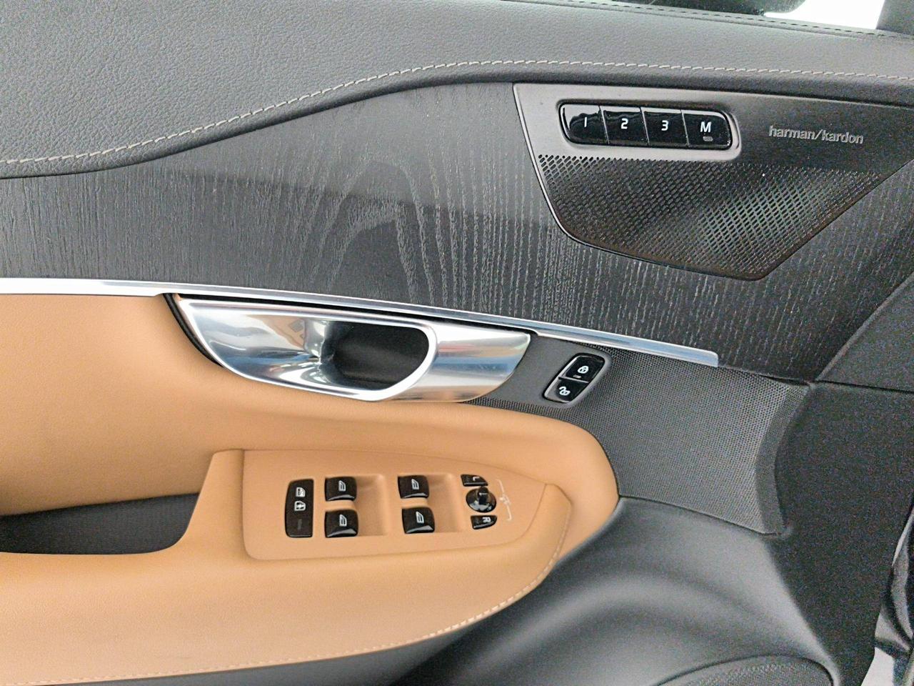 Volvo XC90 2.0 b5 Inscription awd 7 Posti