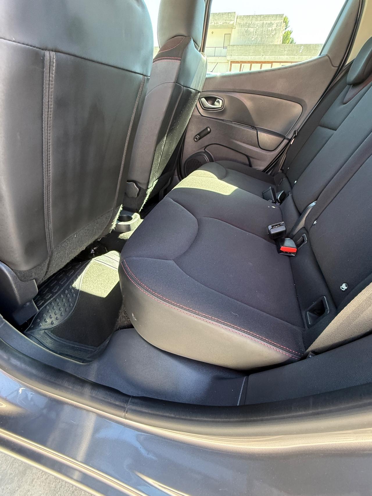 Renault Clio dCi 8V 75CV Autocarro 4 Posti
