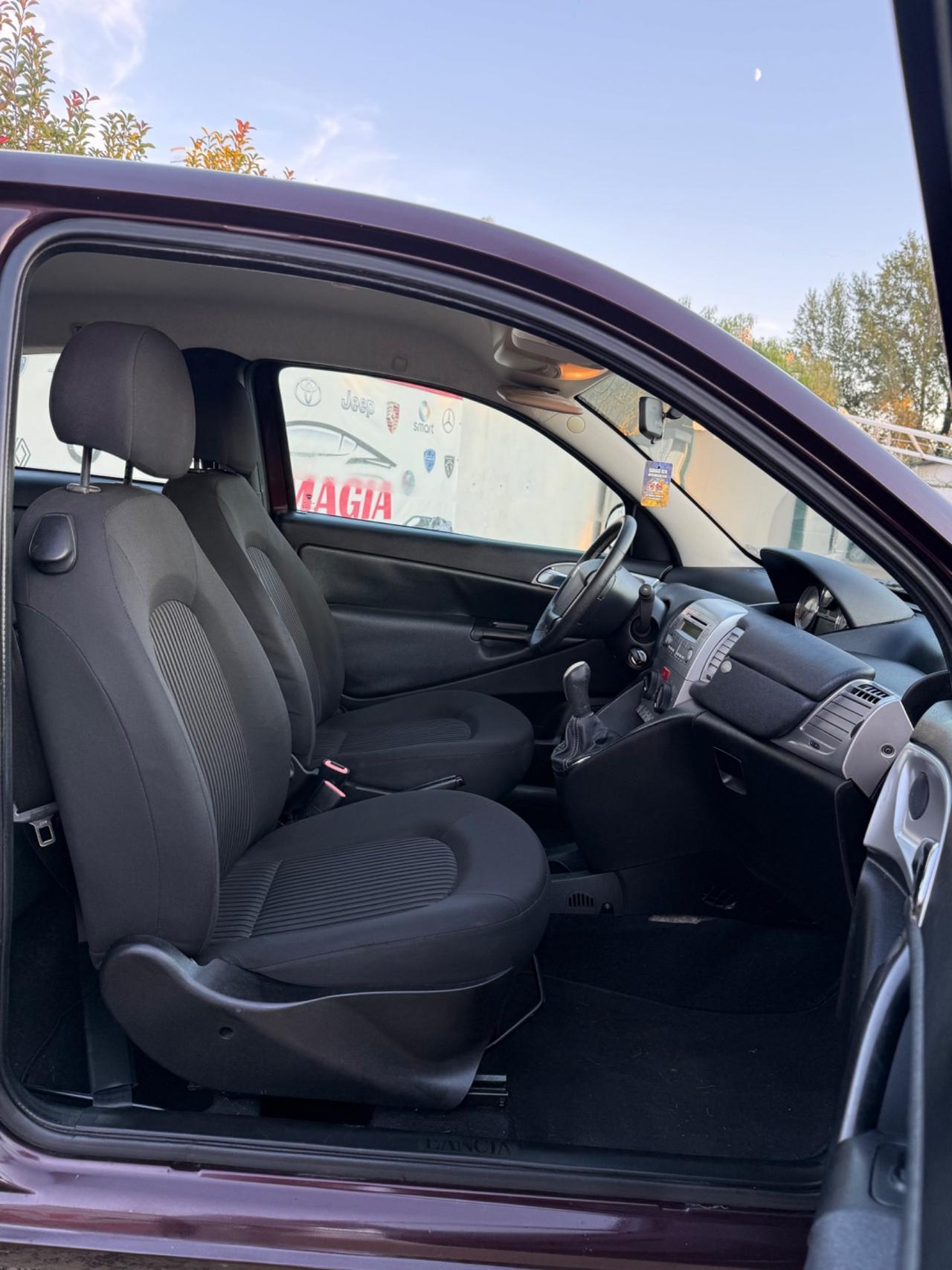 Lancia Ypsilon 1.3 MJT 75 CV Elle