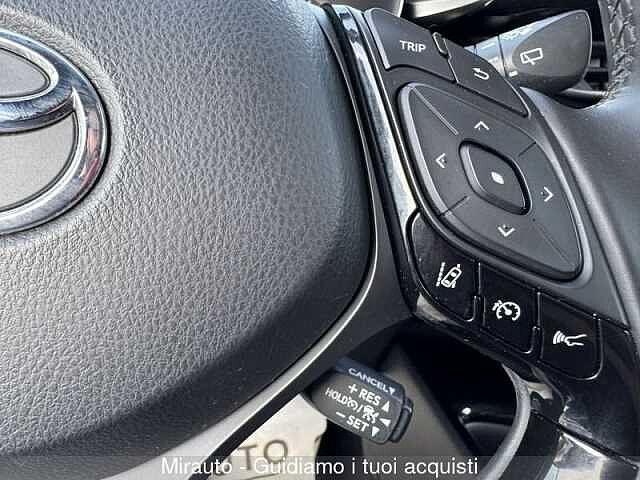 Toyota C-HR 1.8 Hybrid E-CVT Lounge - VISIBILE IN VIA DI TORRESPACCATA 111