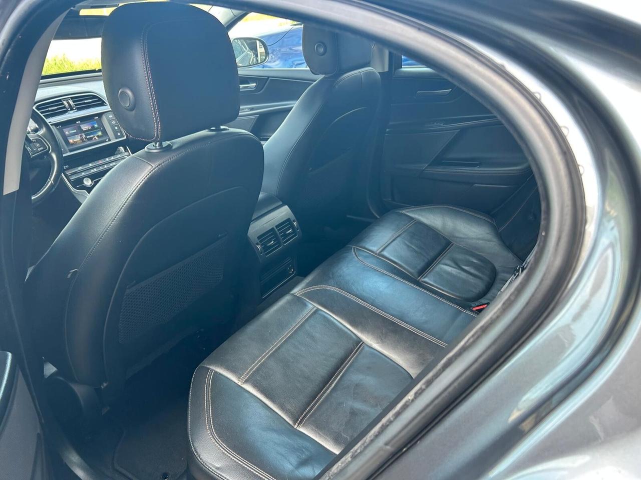 Jaguar XE 2.0 D Turbo aut. Portfolio