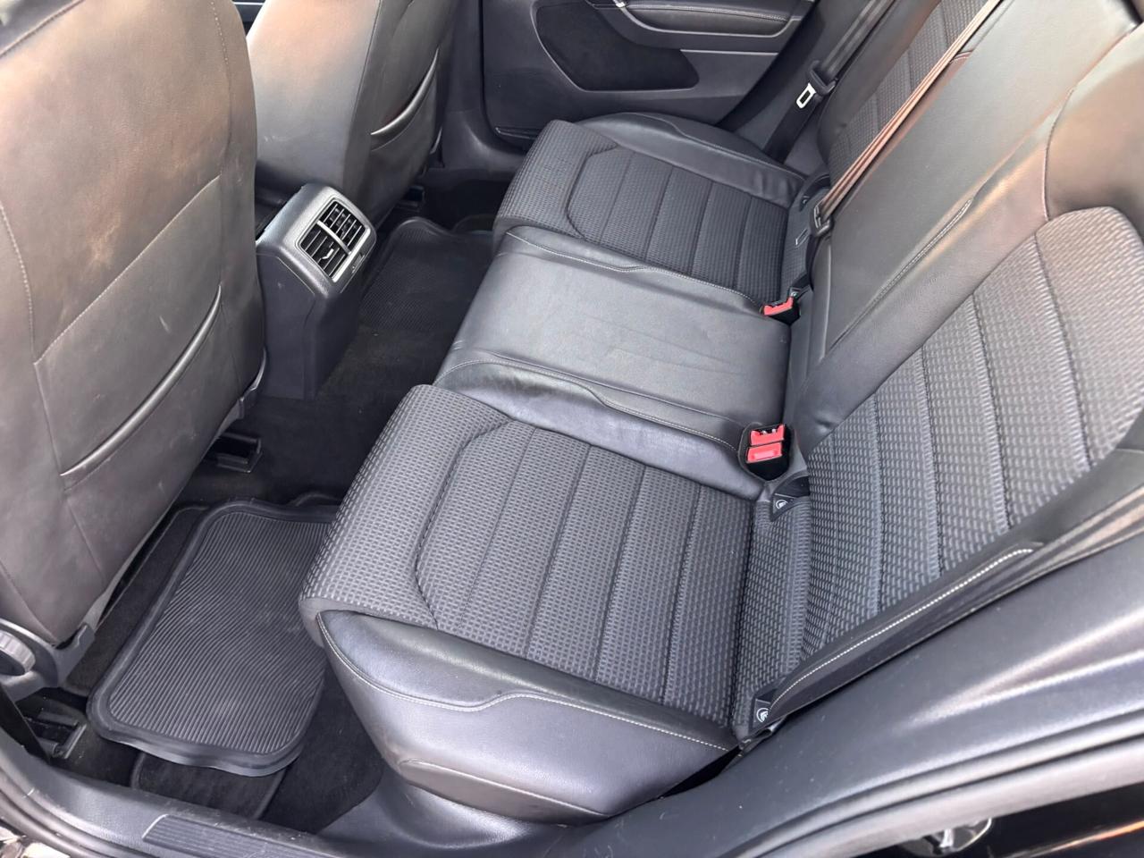 Volkswagen Golf 1.6 TDI DPF 5p. Highline