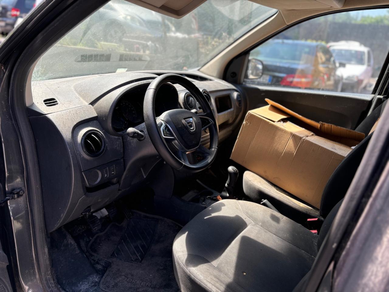 DACIA DOKKER BENZINA SINISTRATA
