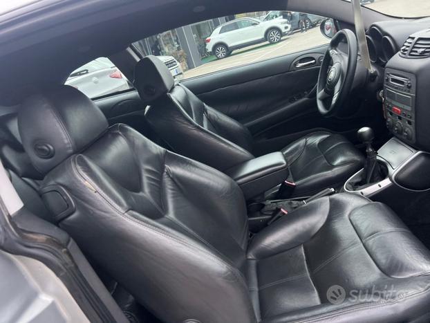 ALFA ROMEO GT 1.9 JTD MJT Distinctive