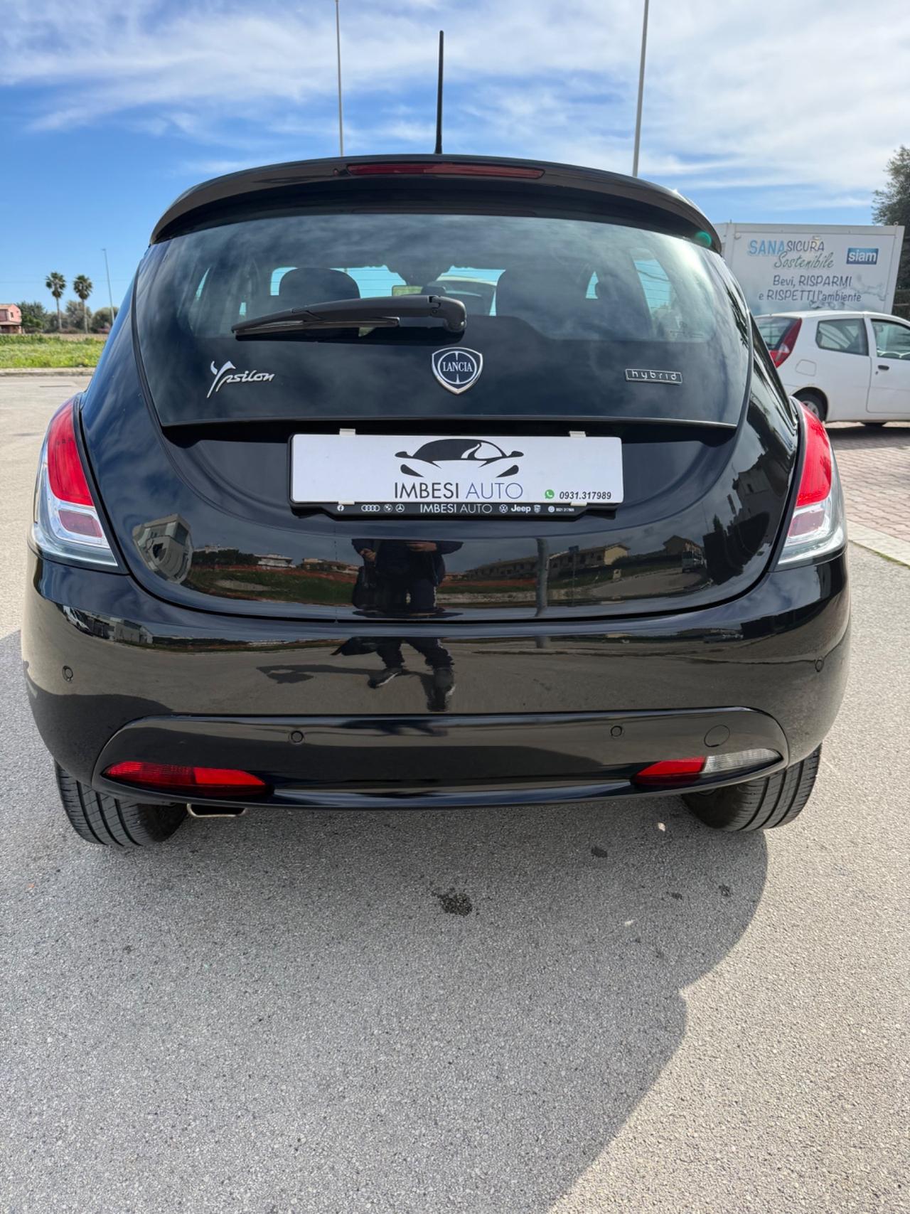 Lancia Ypsilon 1.0 FireFly 5 porte S&S Hybrid Ecochic Silver