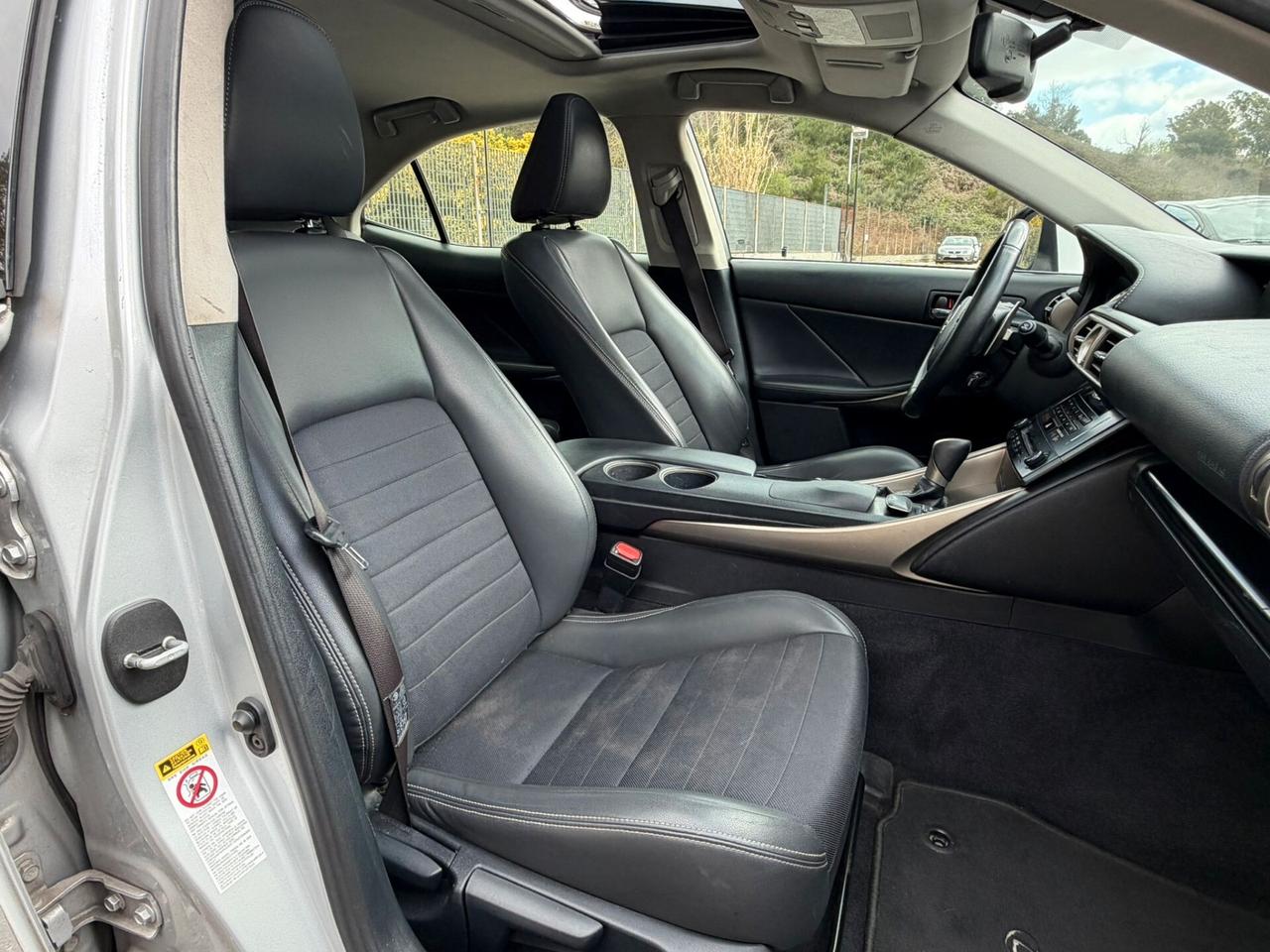 Lexus IS 300 Hybrid Luxury