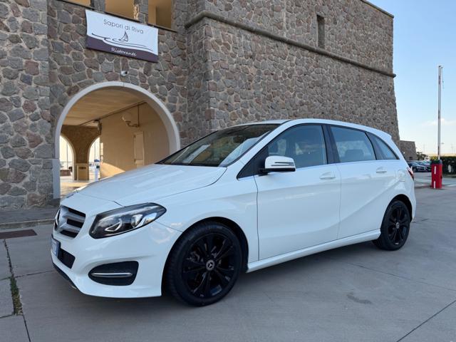MERCEDES-BENZ B 180 SPORT+NAVI+LED+RCAM+PELLE-TEX+CRUISE+17BLACK
