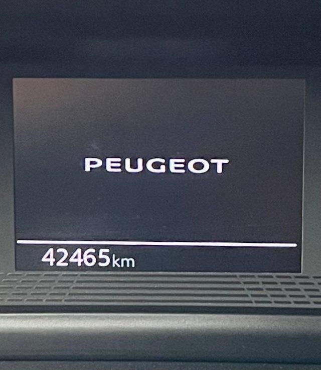 PEUGEOT 2008 PureTech 100 S&S Allure Pack