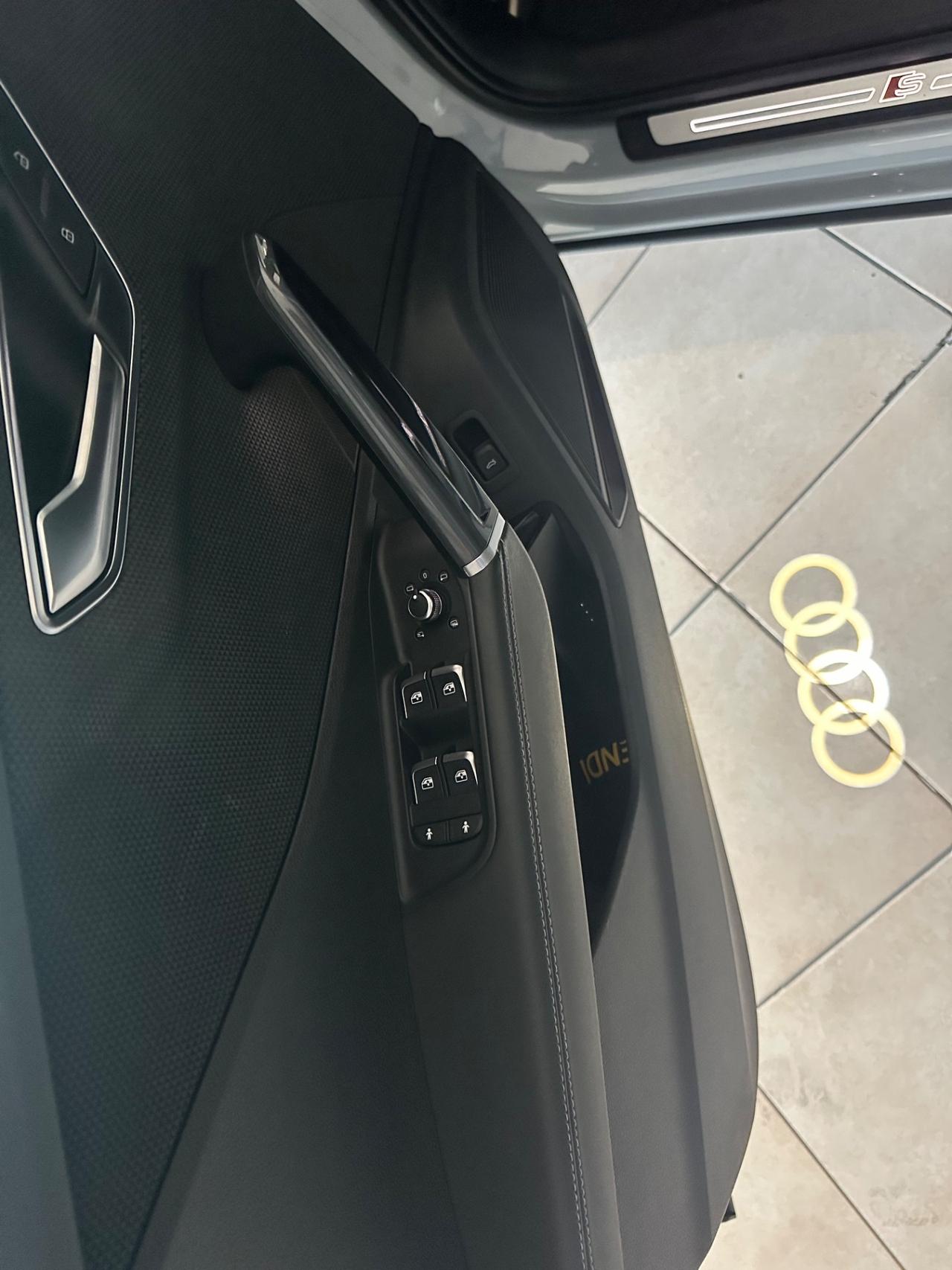 Audi Q2 35 TDI quattro S tronic Identity Black