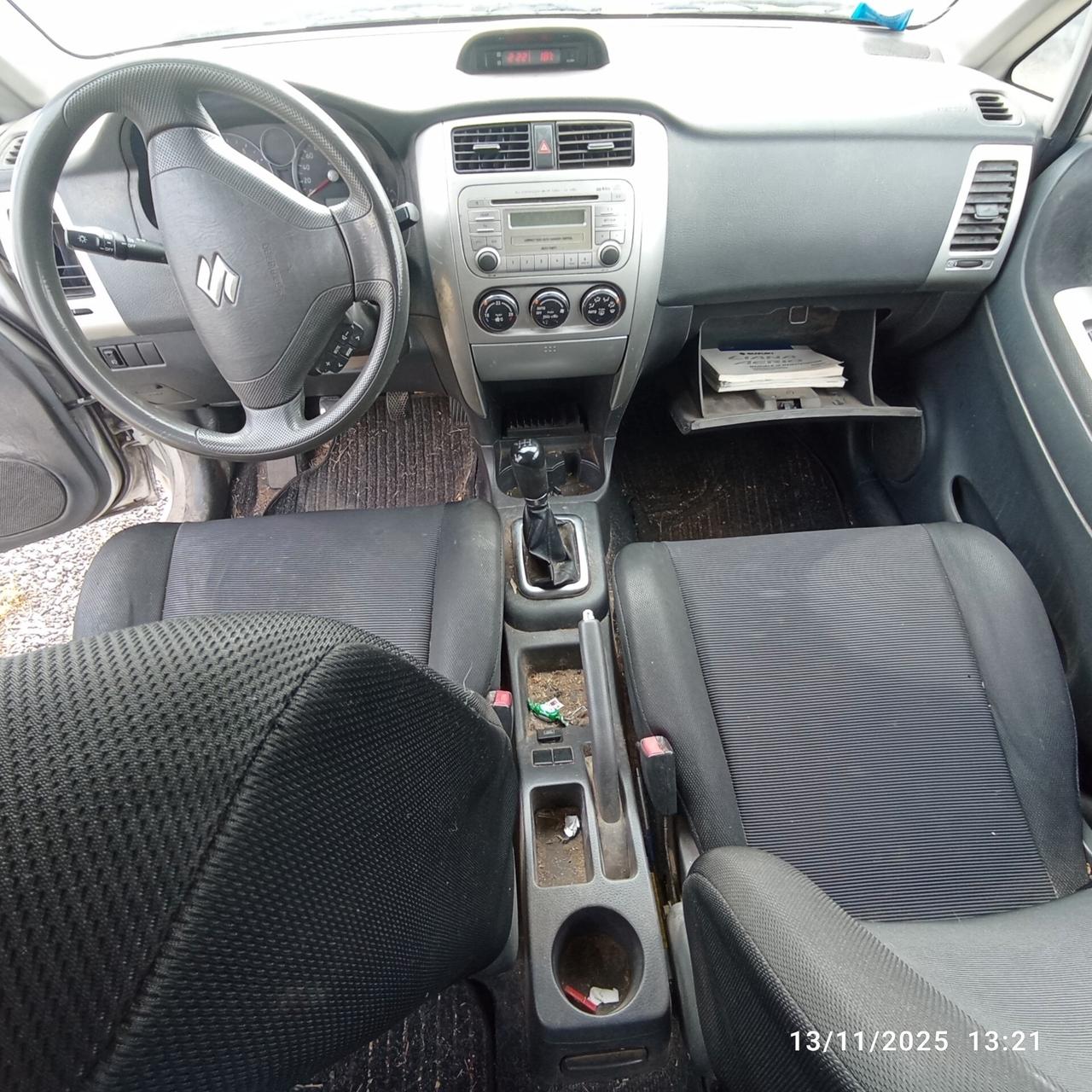 Suzuki Liana 1.6i 16V cat