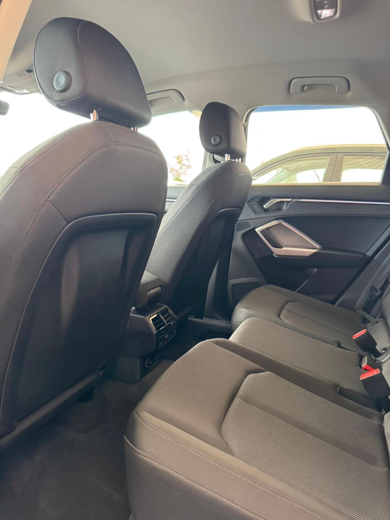 Audi Q3 35 TDI S tronic Business Advanced