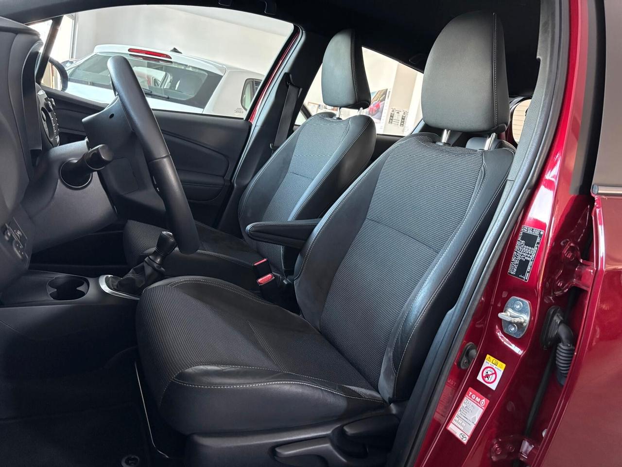 Toyota Yaris 2017 - 1.0 69 CV 80000 KM NEOPATENTATI!!