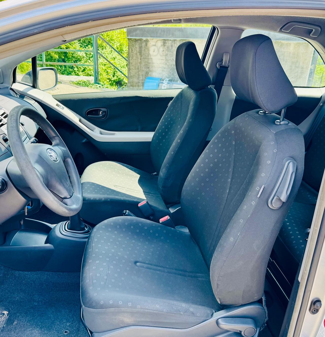 Toyota Yaris 1.0 3 porte Ok Neopatentati