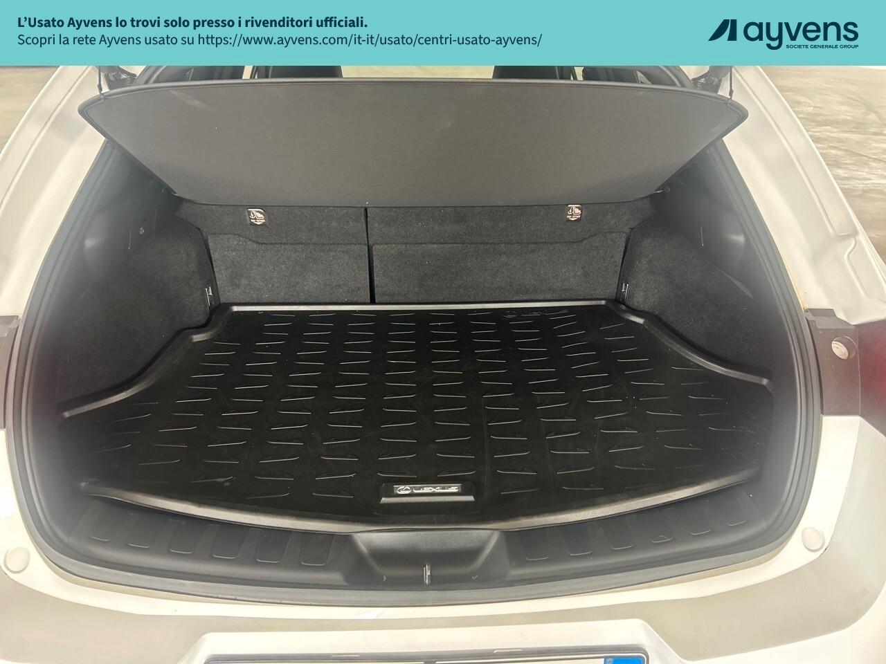 Lexus UX Hybrid Design