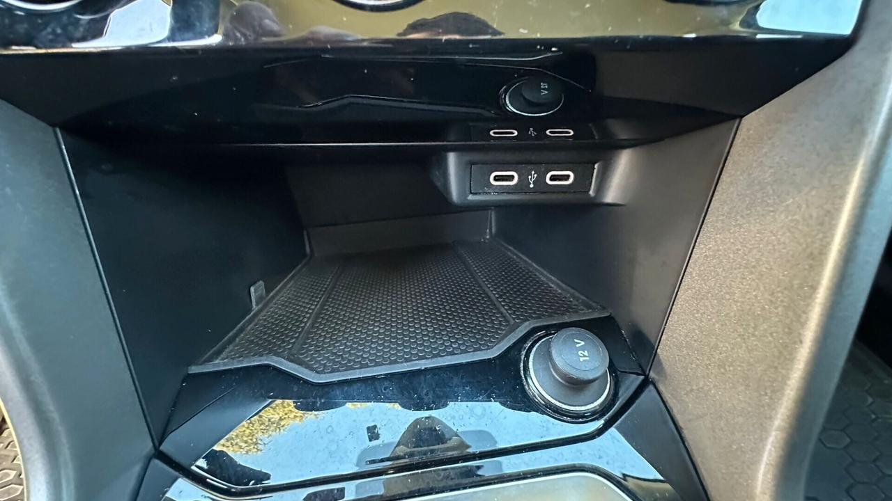 Volkswagen T-Roc 1.0 TSI Business BlueM Tech 2021 Neop LEGGI TESTO