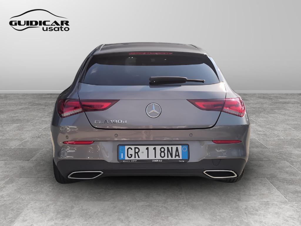 Mercedes-Benz CLA Sh.Brake - X118 - CLA Shooting Brake 180 d Sport auto